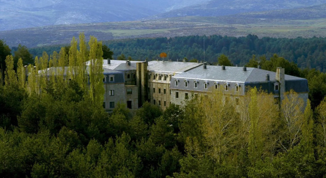 Номер Standard Дуплекс с видом на море Parador de Gredos