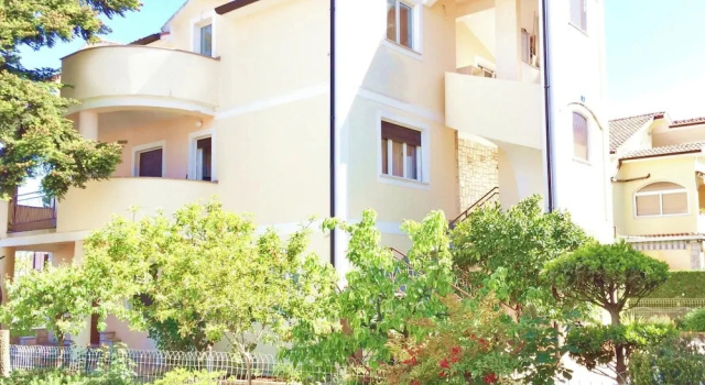 Spacious Apartment in Umag