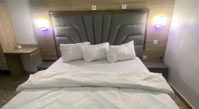 Номер Superior De Emeritus Courtyard Hotel