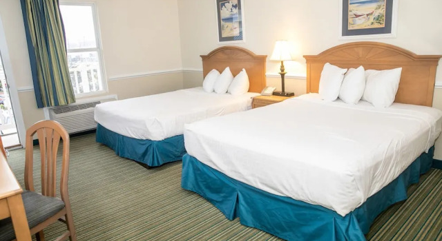 Четырёхместный номер Standard с балконом The Sea Ranch Resort