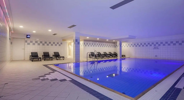 Residenz Seestern Wohnung 39, Забронировать Отель Отели Больтенхаген с бассейном, Бассейн