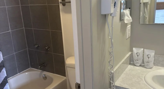 Четырёхместный номер Standard Motel Carleton Sur Mer