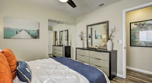 Fairway Retreat, Rezerwuj Hotel Hotele w Palm Coast z parkingiem, Parking