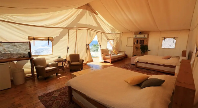 Семейный тент с балконом и с видом на море Colonia Rest House Glamping