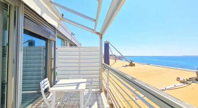 Апартаменты Penthouse Le Vele Sea View 2 Sleeps Air-conditioned