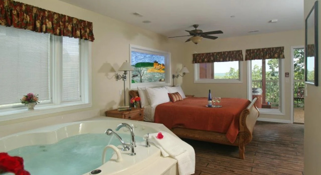 Hermann Hill Village & Chapel, Book Hotel Hermann Missouri