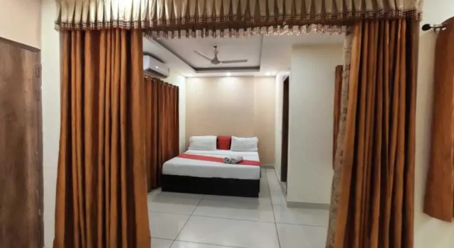 POP 91962 Hotel Ivy Suite