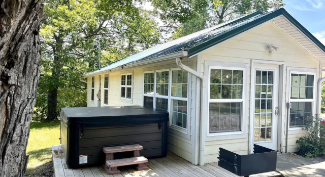 Коттедж с 2 комнатами A Mountain Cottage 2 Bedroom Cabin by RedAwning