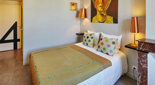 Les Séraphines - Chambres dhôtes - Guests house, Забронировать Отель Центр-Вилль Бордо, рядом с Церковь Нотр-Дам