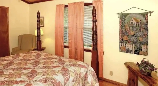 Country - 2 Bedrooms, 1 Baths, Sleeps 6 Cabin by RedAwning, Book Feriehus Sommerhuse i Newport, Hytte