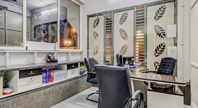 Oyo 43979 Hotel Urbanite, Забронировать Отель Отели штата Раджастхана с бассейном, Бассейн