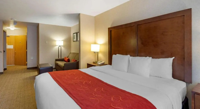 Люкс Comfort Suites Anchorage International Airport
