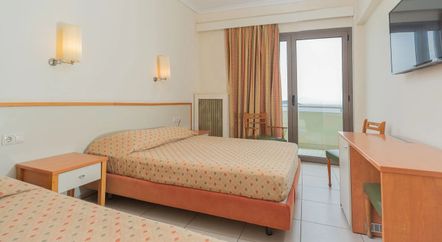 Трёхместный номер с видом на море Marmari Bay Hotel