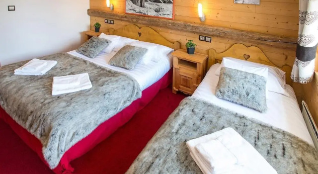 Hôtel Chalet des Champions, Забронировать Шале Коттеджи Ле-дез-Альп, рядом с Горнолыжный подъемник Кот Брун, Коттедж