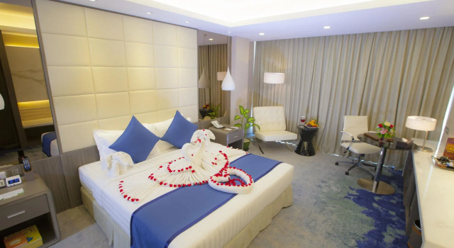 Номер Deluxe с балконом Grand Palace Hotel