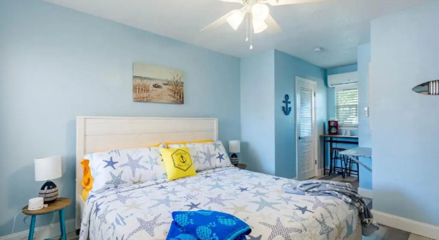 Upham Beach Inn, Забронировать Отель Отели и гостиницы Сент-Пит-Бич, рядом с St Pete Beach Theatre, Отель