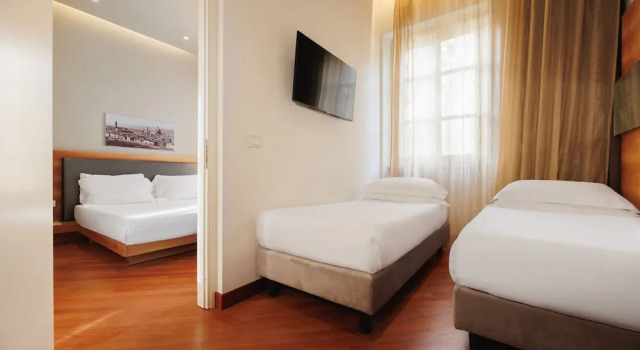Семейный номер Hotel Embassy
