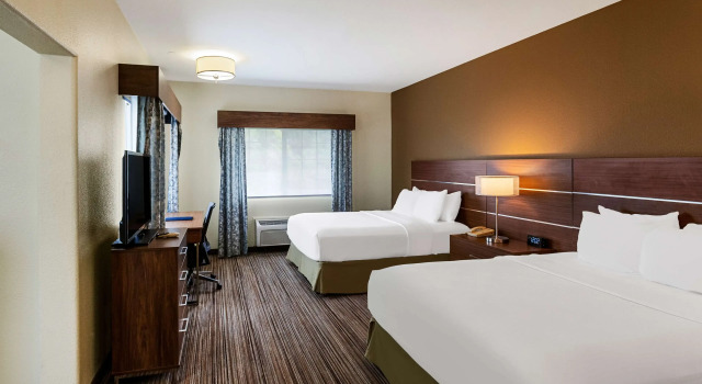 Четырёхместный люкс Best Western Rose Quartz Inn