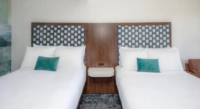 Четырёхместный номер Standard Sea Edge Beachside Hotel