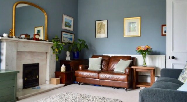 3 Bedroom Family Flat in Newington With Garden