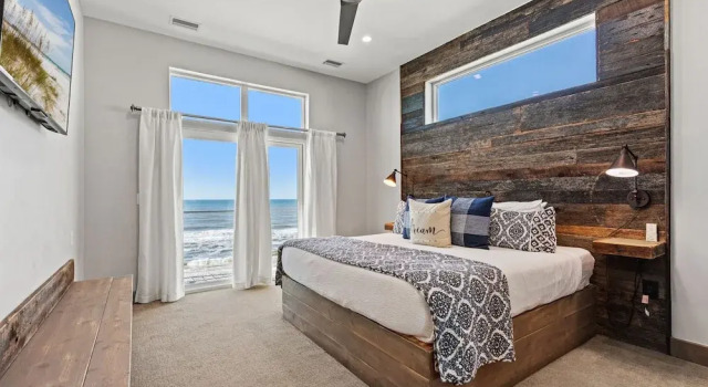 Коттедж Beachfront Beach House - 6 Pack by PHG