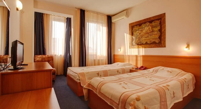 Central Plaza Hotel, Забронировать Отель Отели Софии с парковкой, рядом с Президентство, Парковка