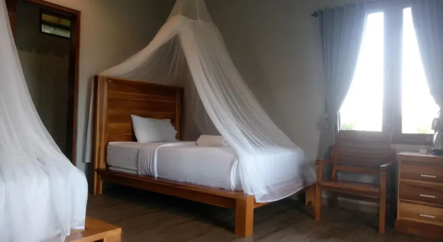 Deluxe Dvoulůžkový s manželskou postelí pokoj Emir surfcamp