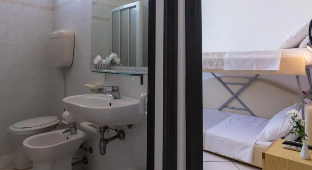 Четырёхместный номер Standard с балконом Hotel San Paolo