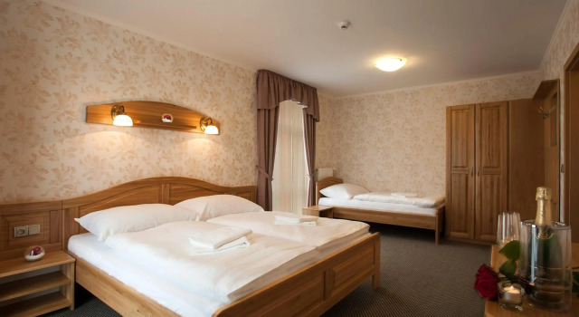 Spa Hotel MILLENIUM Karlovy Vary, Забронировать Курортный отель Отели Карловых Варов по системе «всё включено», рядом с Музей стекла Мозер, Всё включено