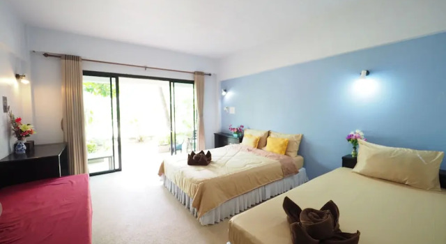 Трёхместный номер Superior с балконом Lanta Darawadee Resort