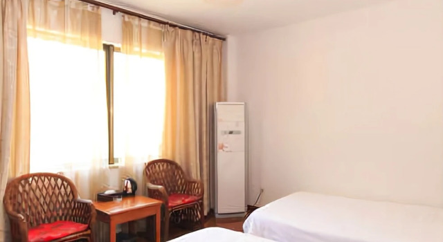 Yijie Holiday Chain Hotel
