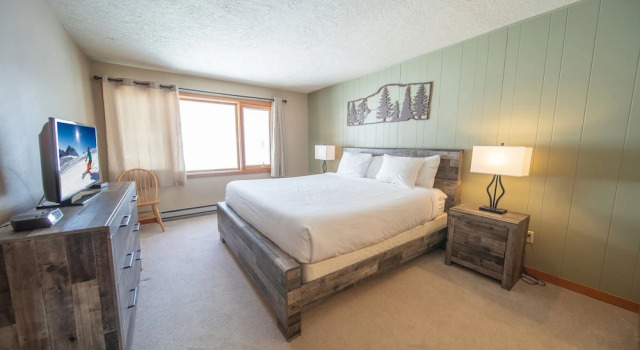 Lenawee 1738 by SummitCove Vacation Lodging