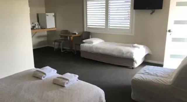 Railway Hotel, Prenota Hotel Condobolin Central West NSW