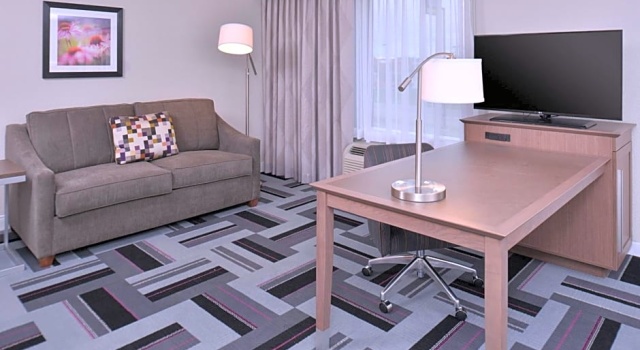 Люкс Hampton Inn and Suites Ames, IA