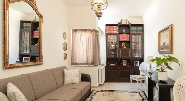 Elegant Harbour Apartment