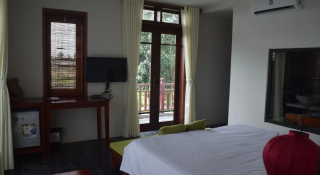 Двухместный номер Superior с балконом Hoi An Osaka Riverside Villa & Spa