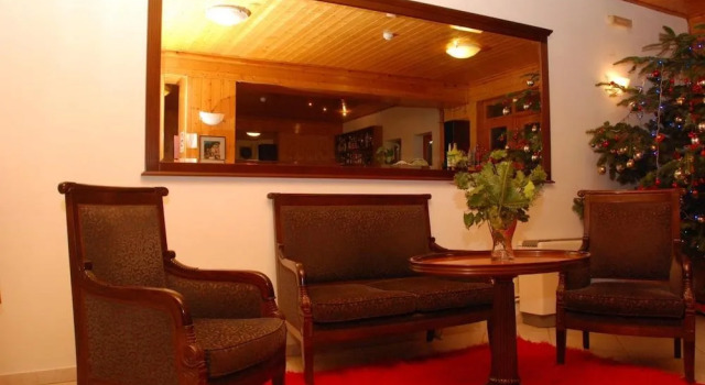 Hotel Antigoni, Varaa Hotelli Neochori 