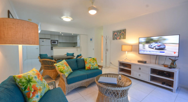 Apartments at The White House Port Douglas, Book Lejlighedshotel Hoteller i Port Douglas med pool, Swimmingpool