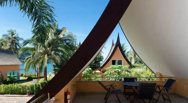 Boat House by Siam Royal Collection (Cbs Travel Asia)