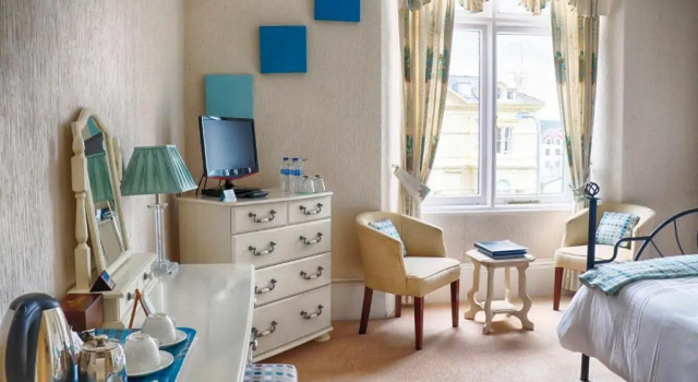 Трёхместный номер Luxury Holcombe House Guest House