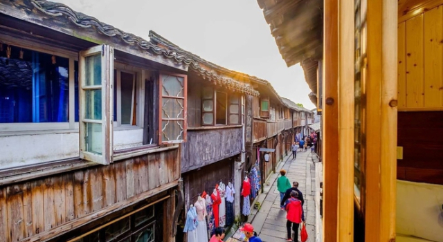 Dongzha Renjia Inn, Varaa Hotelli Wuzhen Jiaxing