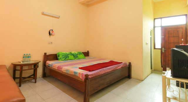 Standart çift kişilik aile oda Penginapan Pondok Rizqi Syariah