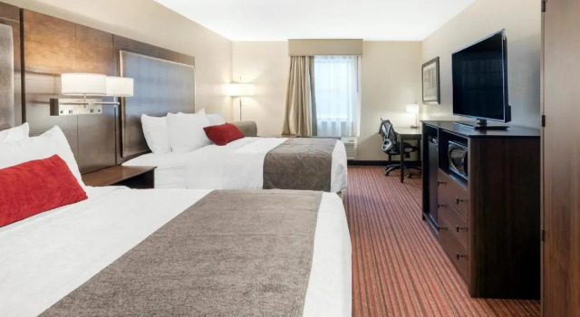 Четырёхместный номер Standard Country Inn & Suites by Radisson, Grandville-Grand Rapids West, MI