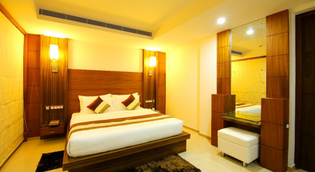 Hotel Hillway Park, Забронировать Отель Отели Чирайнкижу с парковкой, Парковка