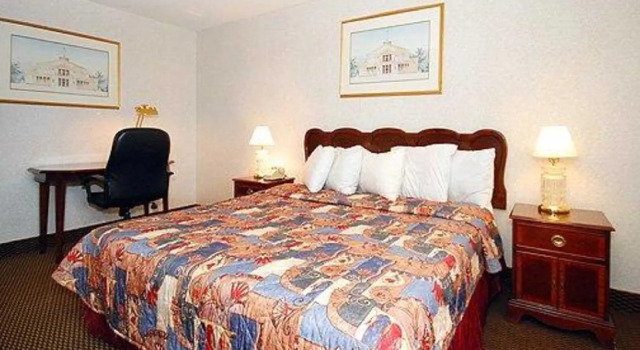 Econo Lodge Chicopee, Prenota Hotel Chicopee Massachusetts