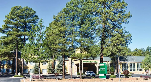 Holiday Inn Express Pinetop, Забронировать Отель Пайнтоп-Лейксайд штат Аризона, рядом с Парк Вудленд-Лейк