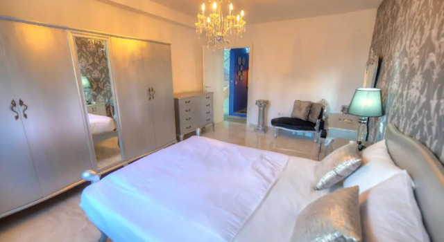 Spectacular spacious house with sun terrace ILJU1-1, Забронировать Отель Слима Мальта, рядом с Торговый центр The Point