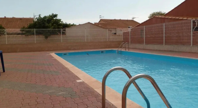 House With 2 Bedrooms in Gruissan, With Shared Pool and Enclosed Garden - 400 km From the Beach, Rezervovat Hotel Hotely v Corbières s bazénem, Bazén