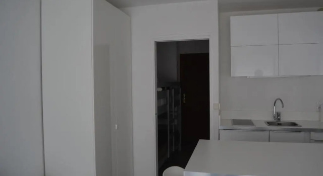 joli studio exposé sud avec terrasse