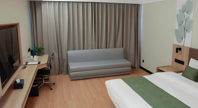 GreenTree Inn Express Shandong Qingdao Chengyang District Aodong Road